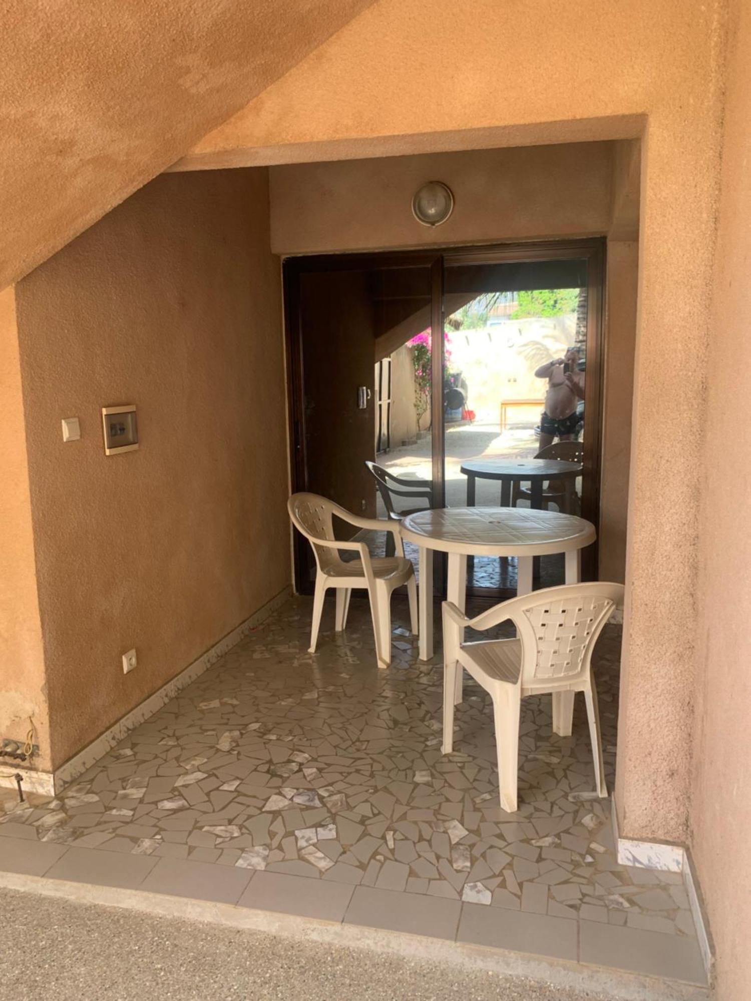 Auberge Keur Ely Ouoran Exteriör bild